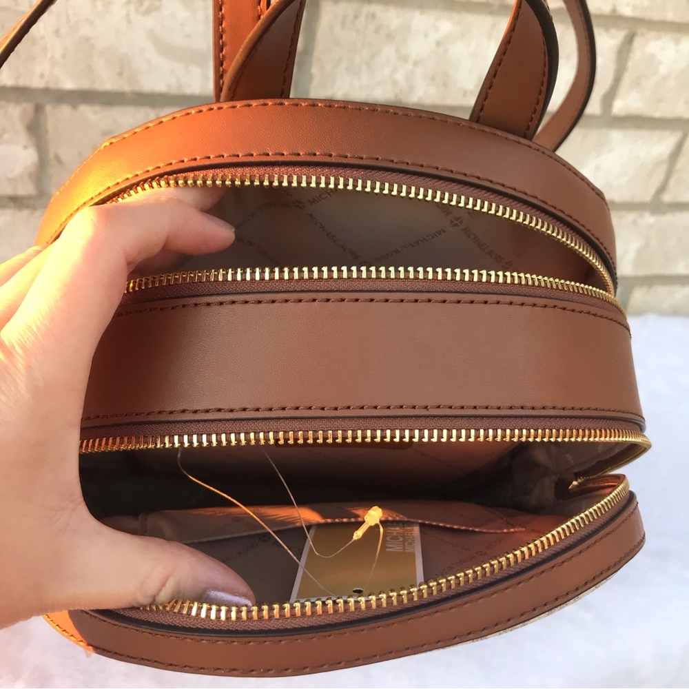 Michael Kors backpack and wallet - Picture 6 of 13